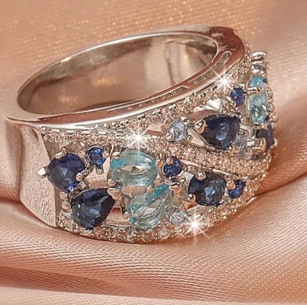 Blue Topaz Ring - Picture 2 of 11